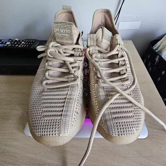 Steve Madden Sneakers - Picture 4 of 14